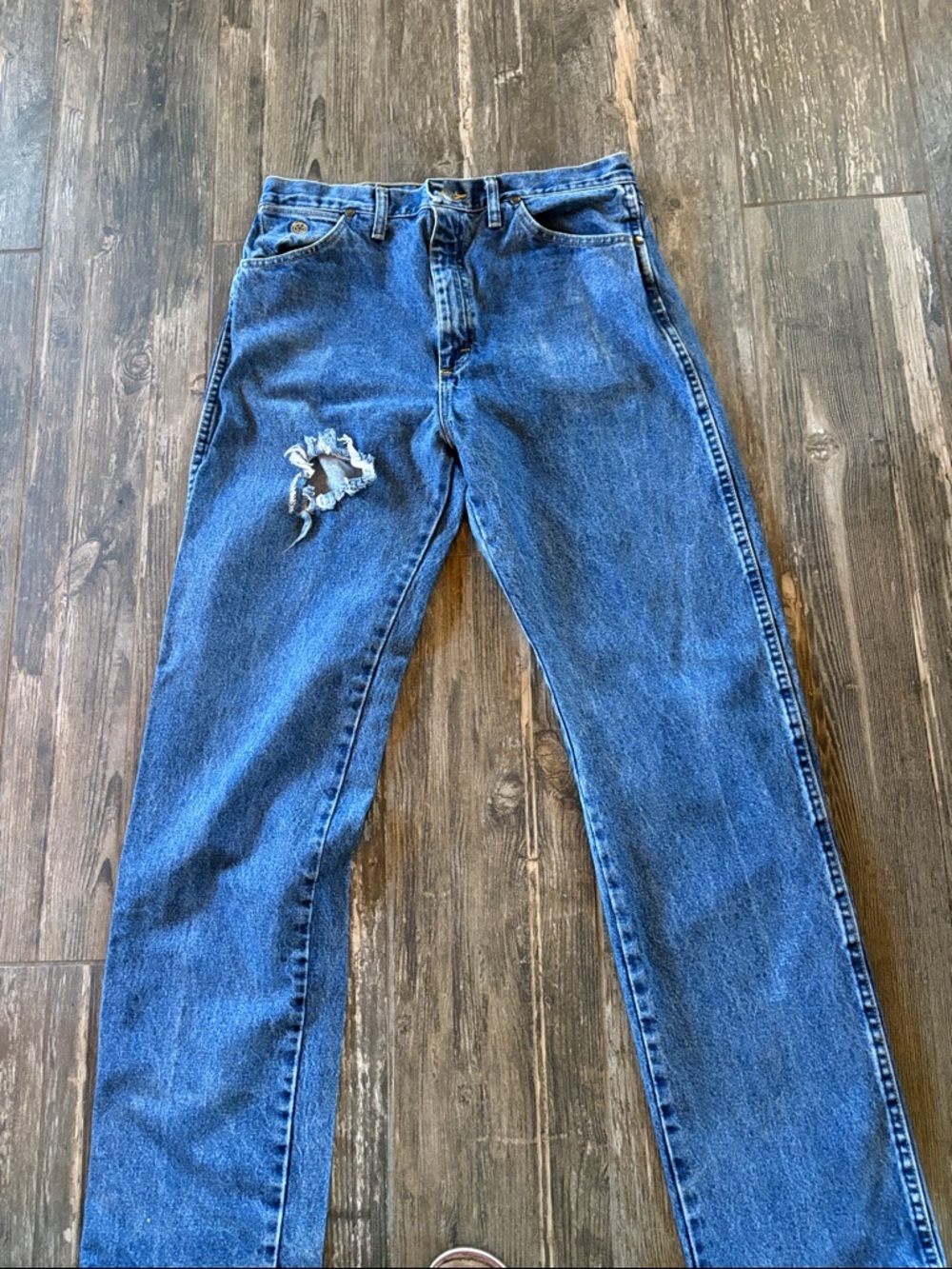 George strait Wrangler Men's Blue Relaxed Fit Jeans Distressed Detail 33 x 34